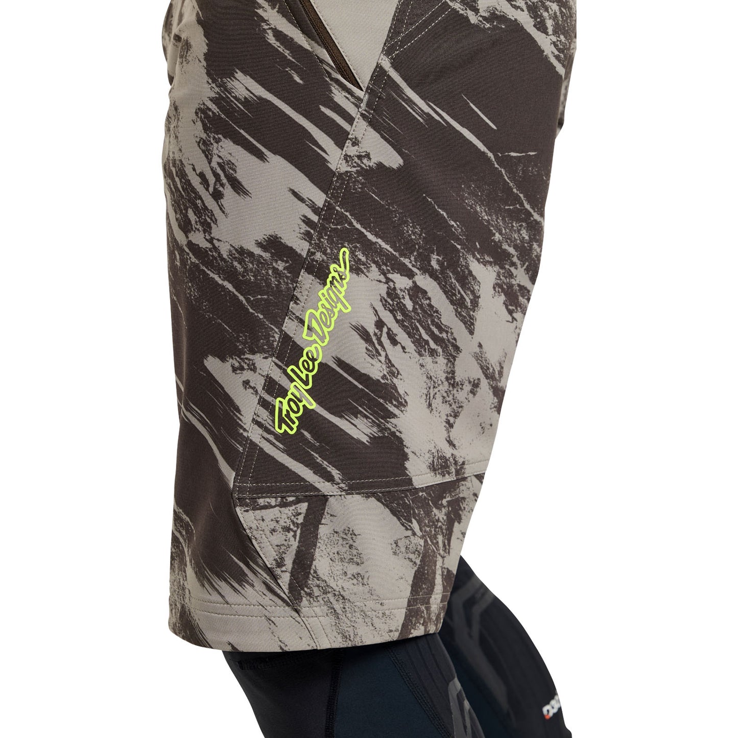 Skyline Short Shell Elemental Dark Earth