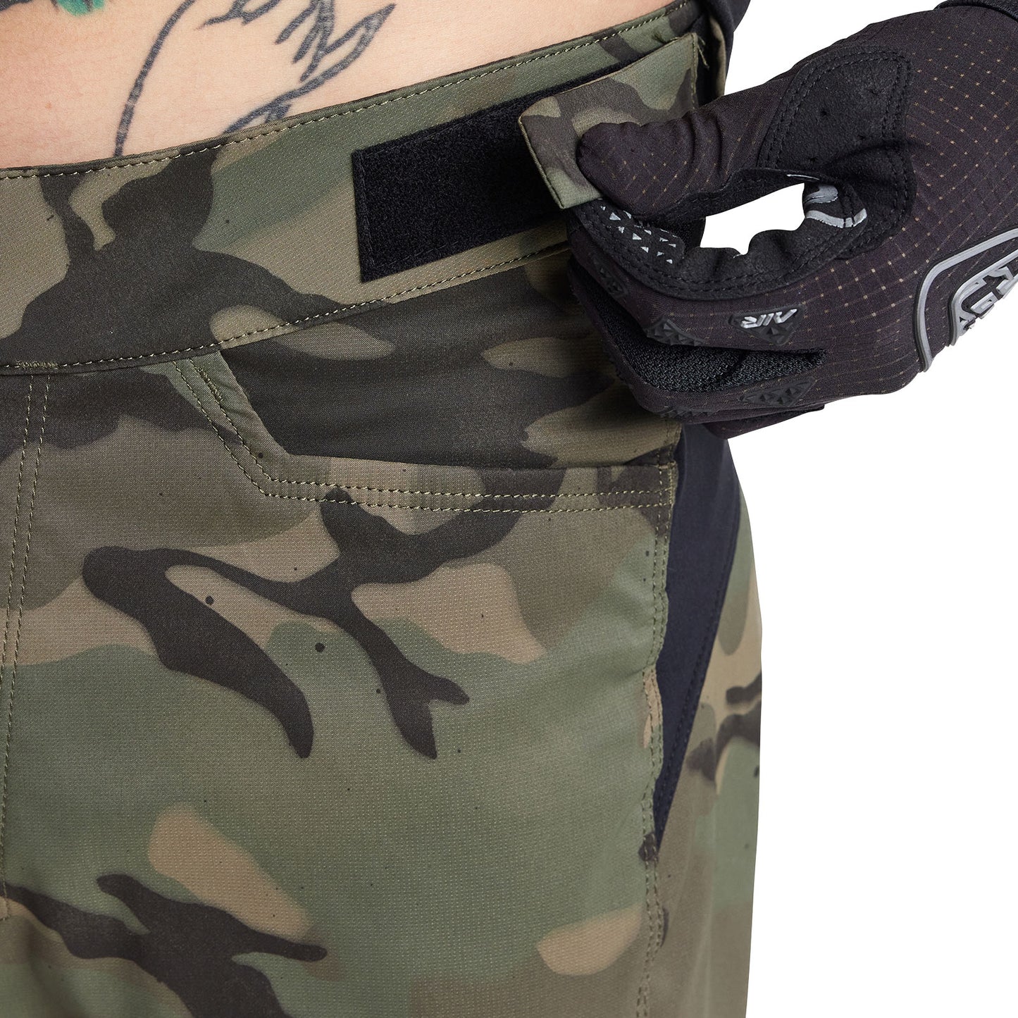 Flowline Short W/Liner Spray Camo Army