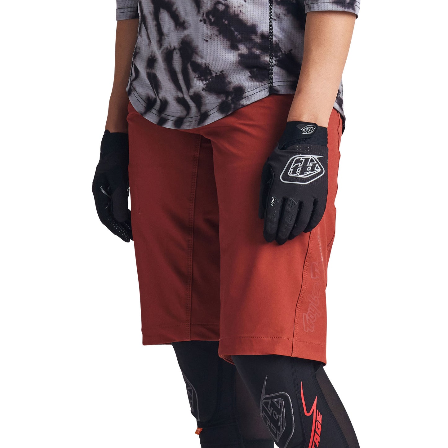 Womens Mischief Short Shell Solid Henna