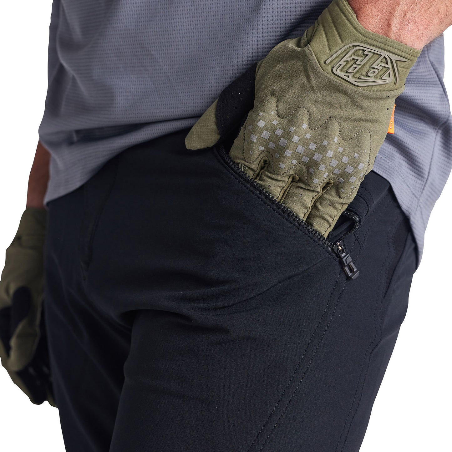 Ruckus Short Shell Solid Black