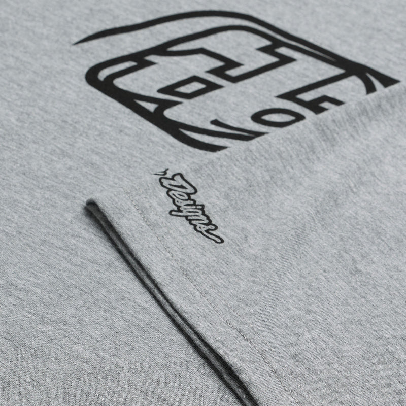 T-shirt à manches courtes gris chiné avec badge