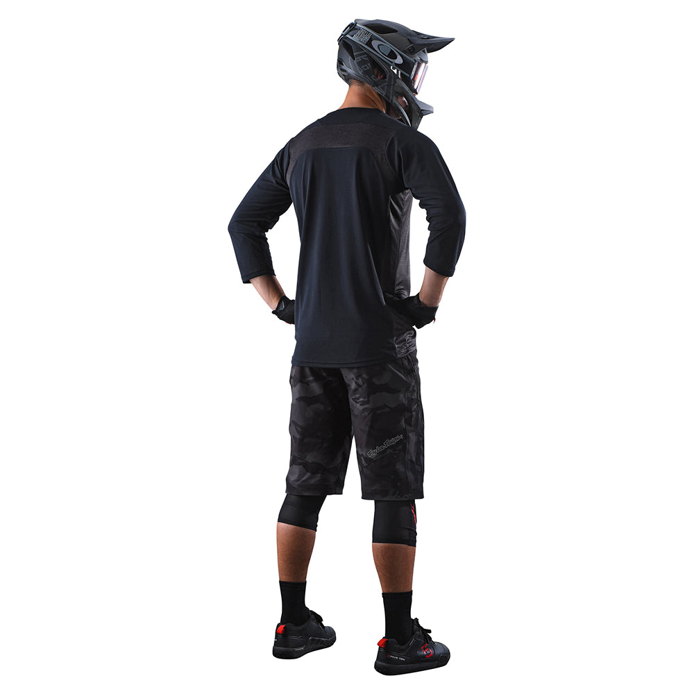 Ruckus Short W/Liner Spray Camo Black