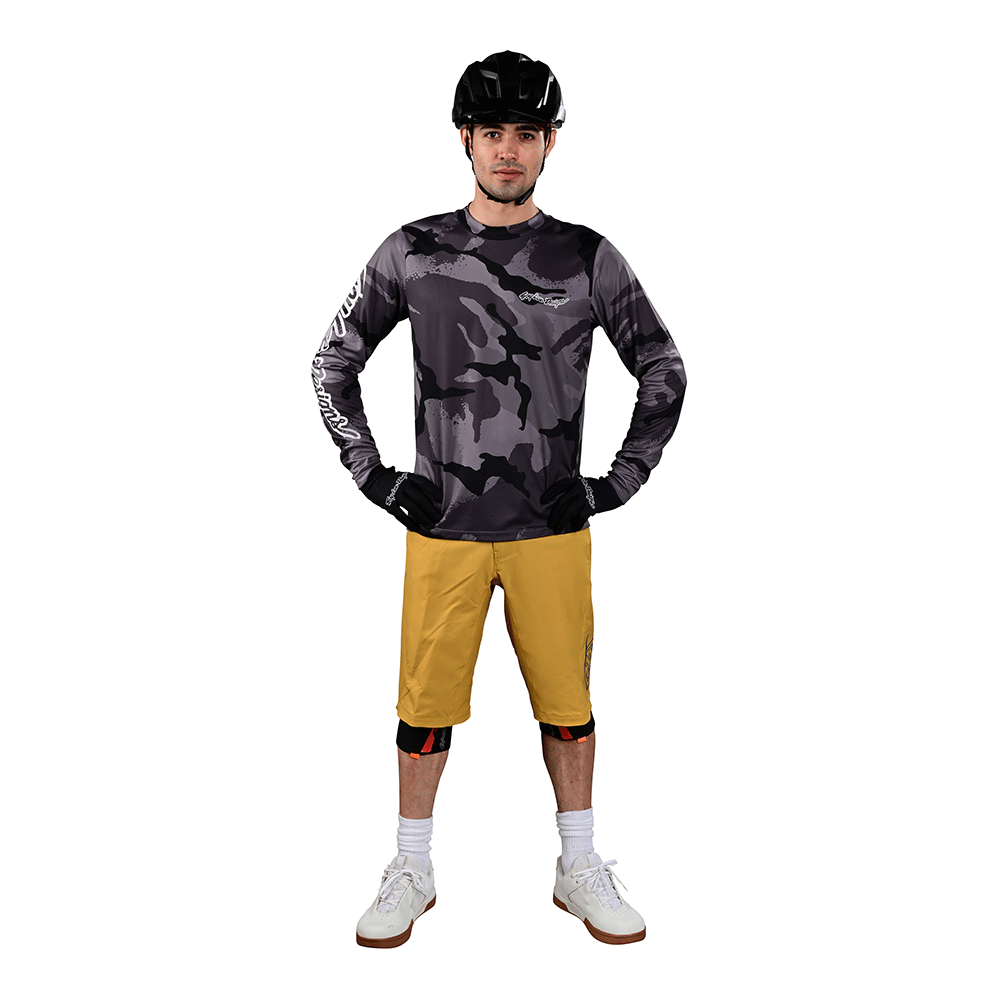 Flowline Short W/Liner Solid Gold Flake